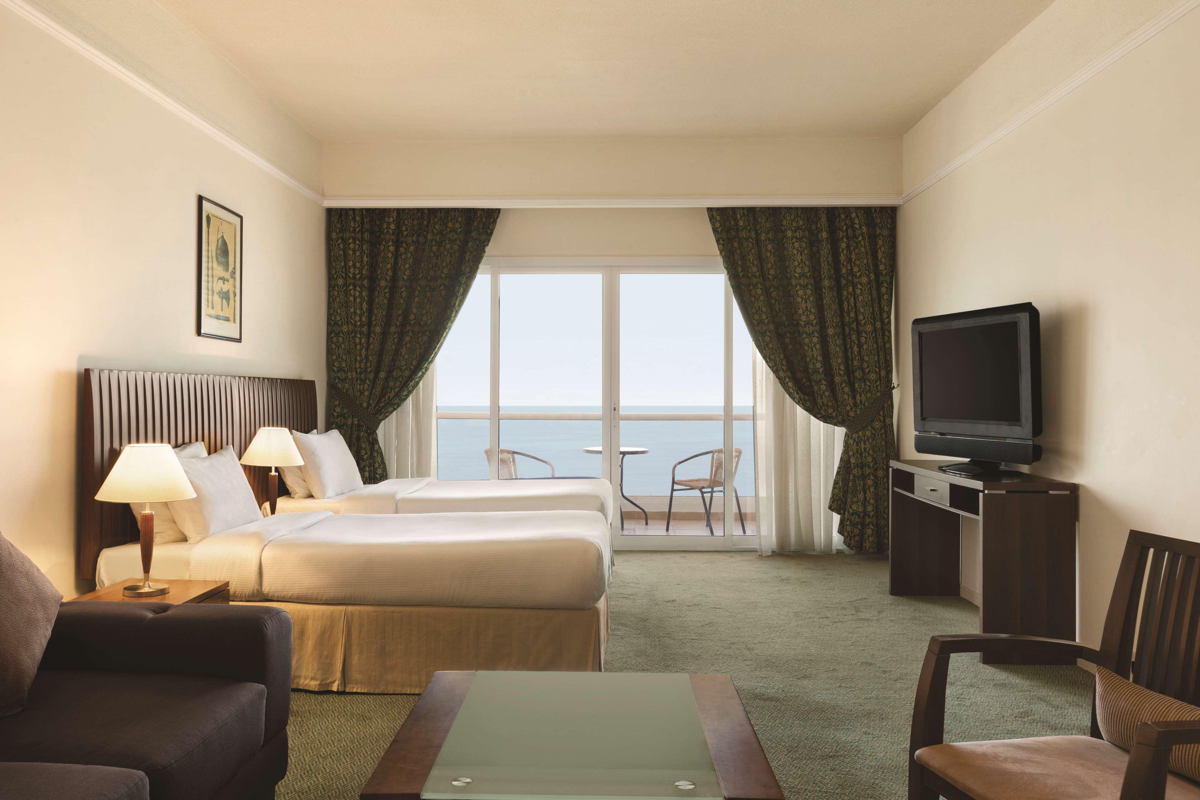 Ramada by wyndham beach hotel ajman 4 аджман фото